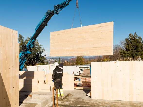Assembling CLT elements on site